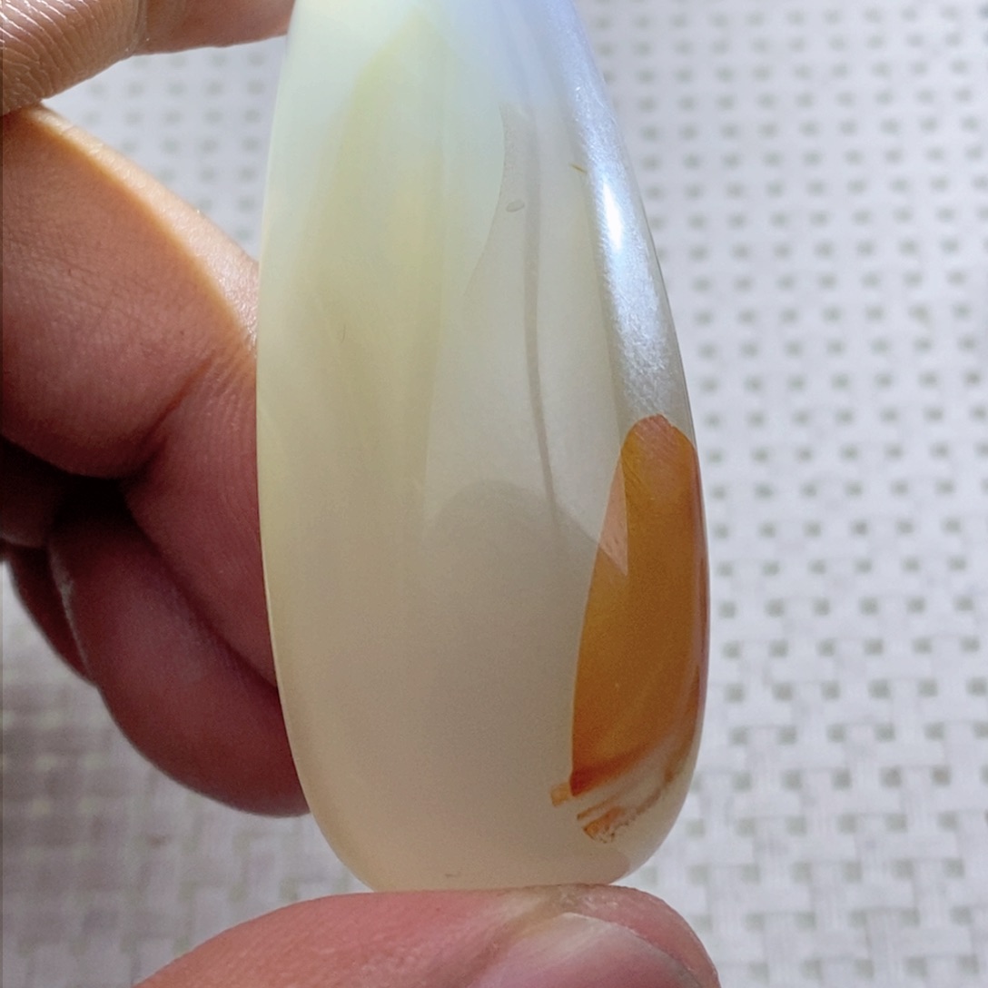 玛瑙/玉髓颈饰未镶嵌红**石