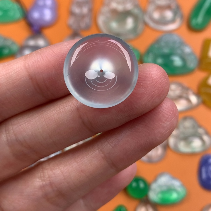 翡翠挂件未镶嵌….