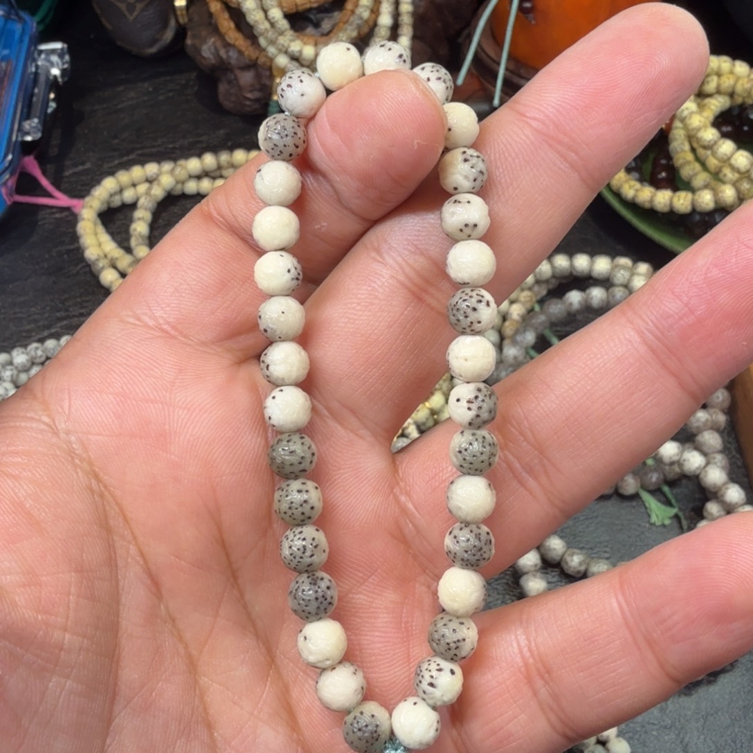 星月菩提手串7改荔枝纹冰料手持。