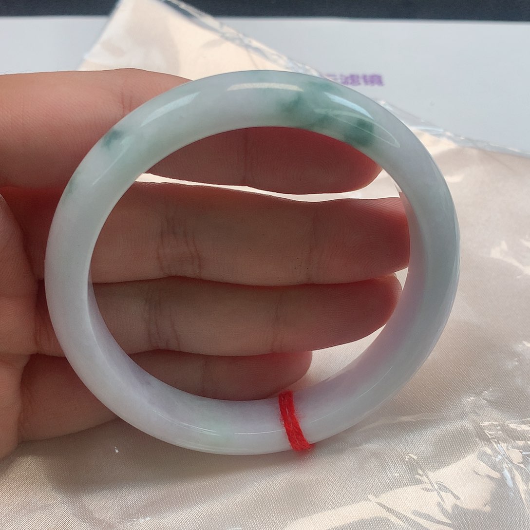 翡翠手镯未镶嵌62-63圈。314号