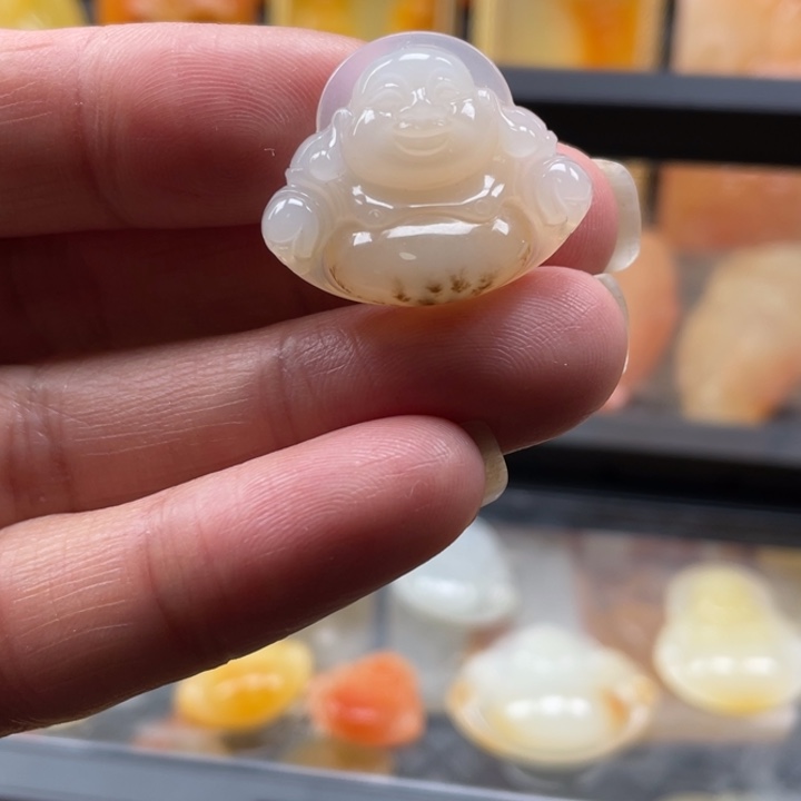 石英质玉（黄龙玉）颈饰未镶嵌