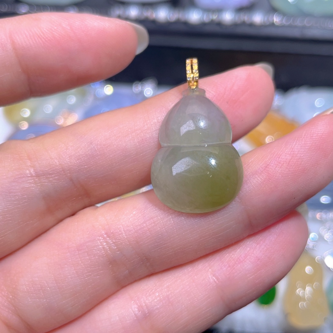 颈饰18K金镶嵌翡翠翡翠