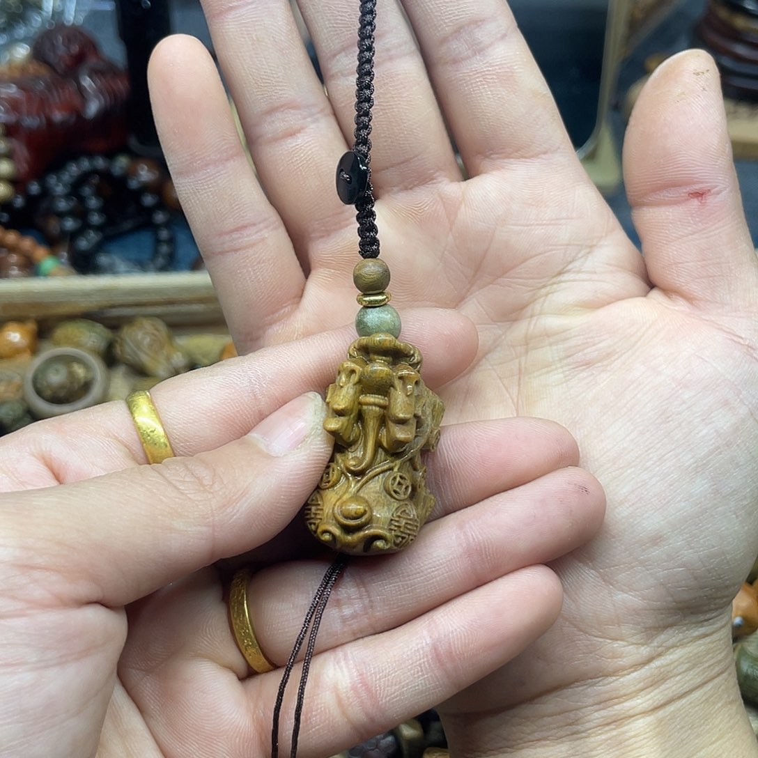 维腊木（绿檀）无事牌