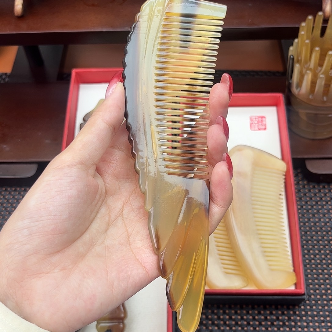 手工制作纯牛角梳子