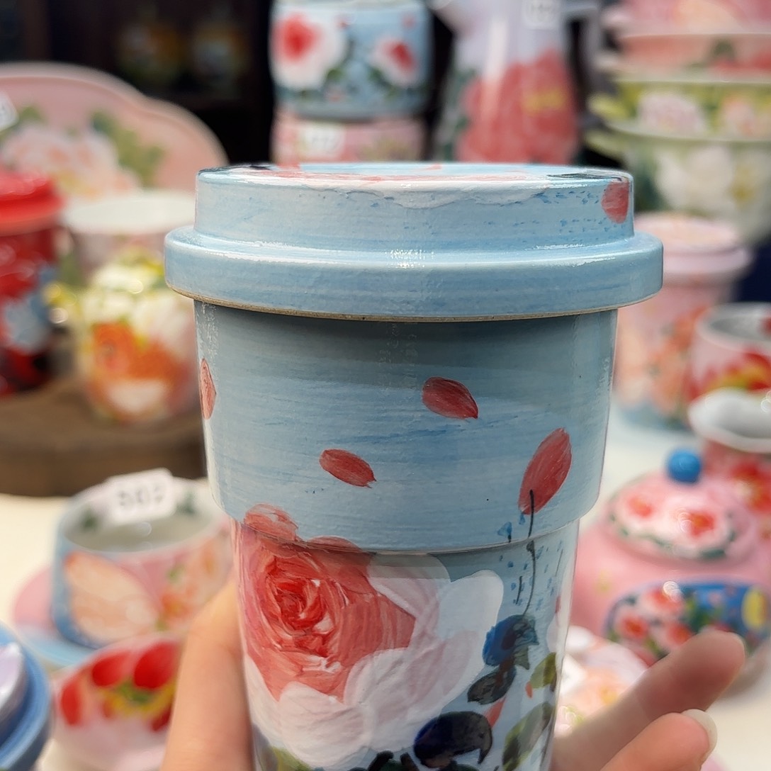 瓷片兔兔好可爱呀打个