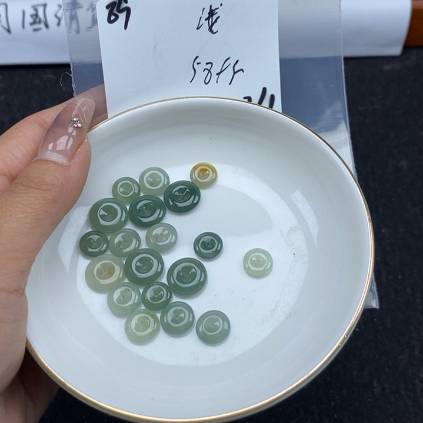 【闪购商品】翡翠颈饰未镶嵌浅**光