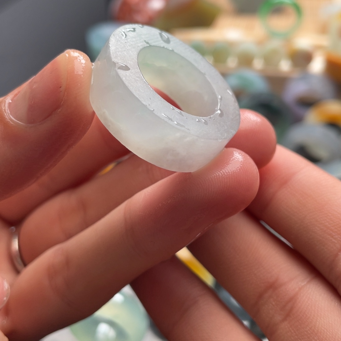 定制翡翠未镶嵌戒指