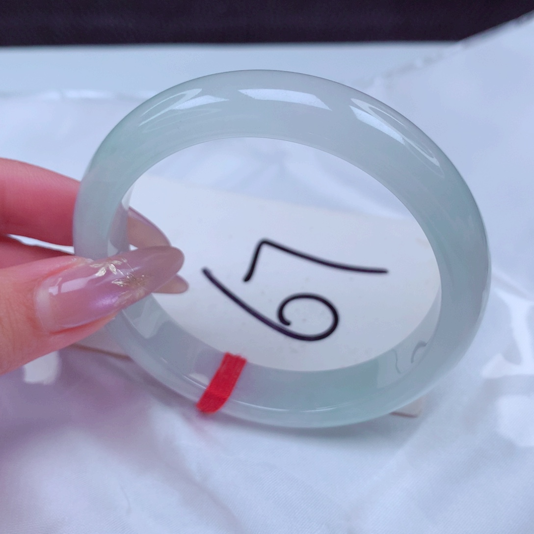 翡翠手镯未镶嵌翡翠56