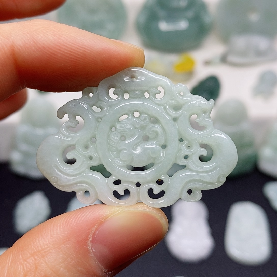 翡翠颈饰未镶嵌吊坠