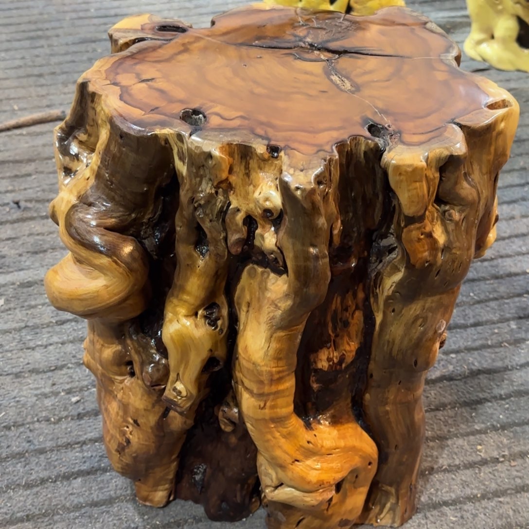 江***山龙纹鸡心枣木手工艺品 