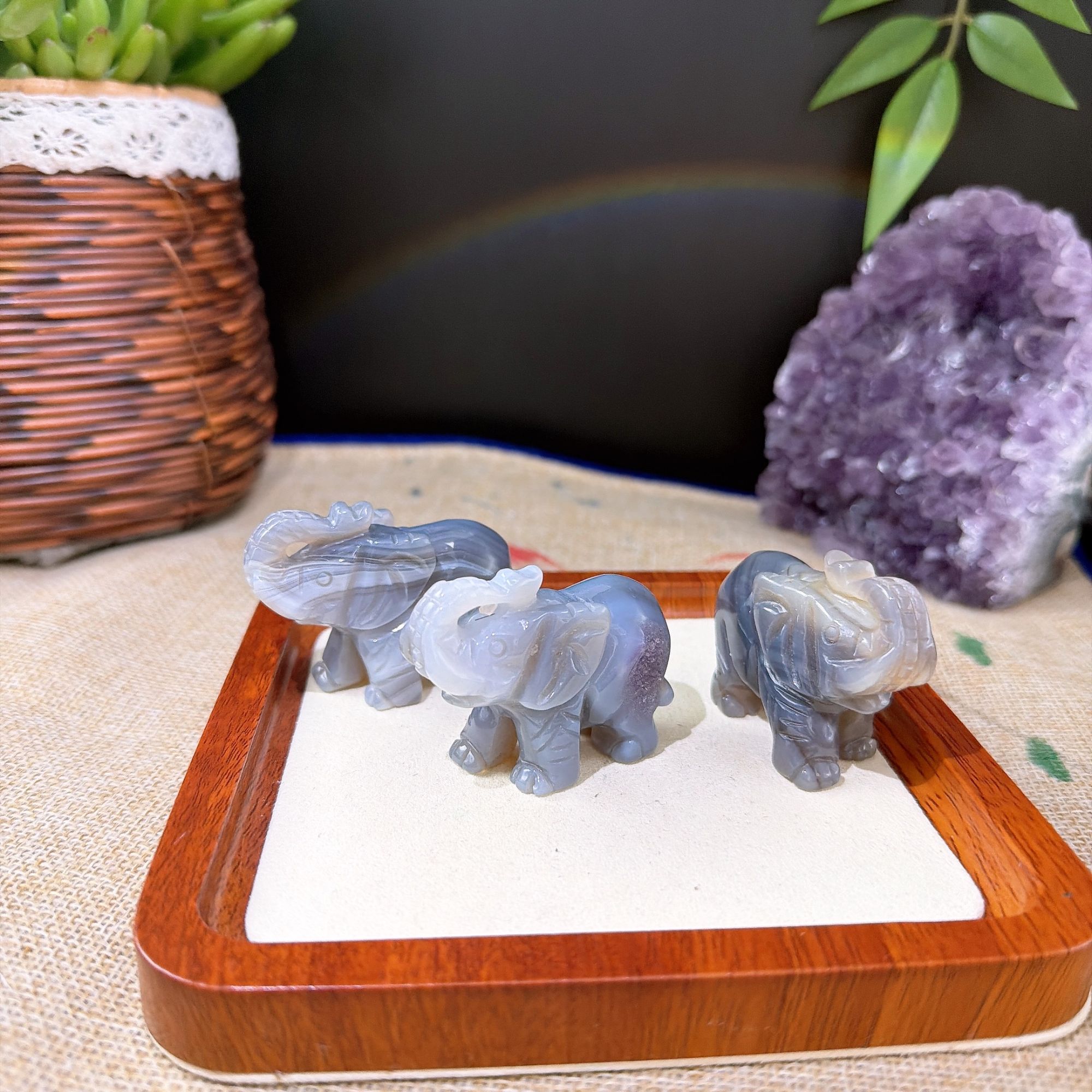 s832【吉祥如意】天然玛瑙大象雕刻 家居摆件  多样性发一件