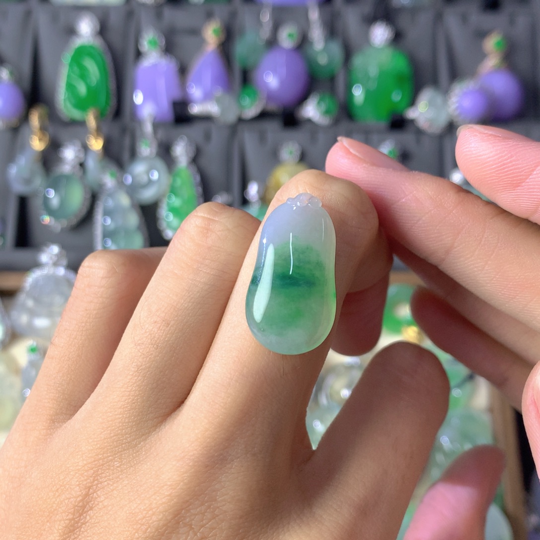 翡翠未镶嵌吊坠(不含链)