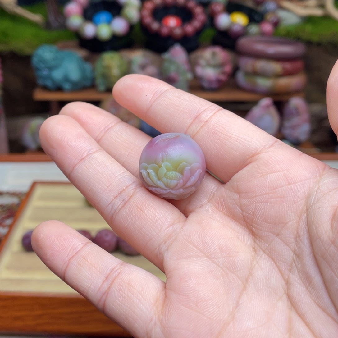 玛瑙/玉髓珠宝半成品未镶嵌江****月盐源玛瑙蝶恋花