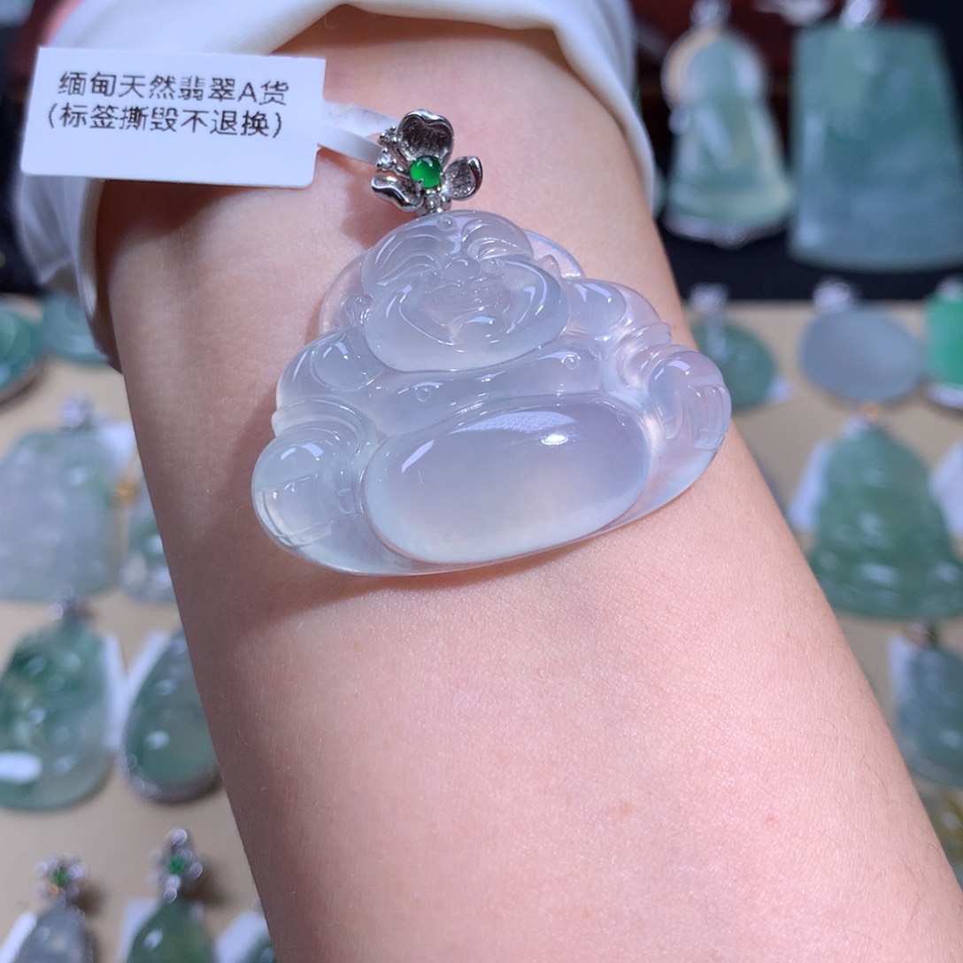 翡翠颈饰18K金镶嵌大佛公