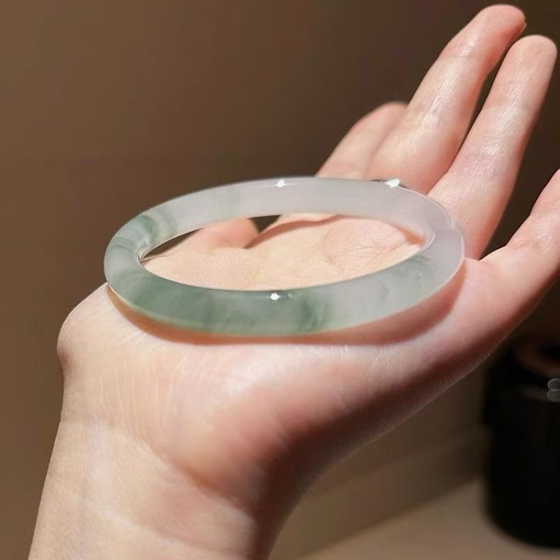 新疆天山翠冰糯种半山水晕染飘花细圆条女款雅镯