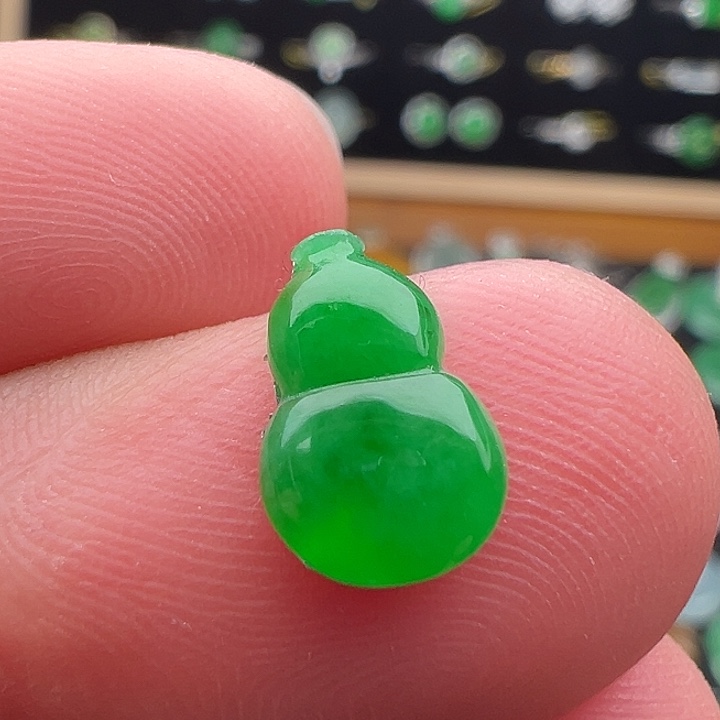 翡翠未镶嵌颈饰葫芦10.6