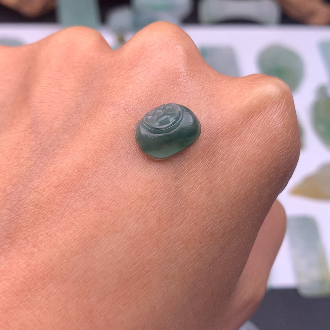 定制翡翠未镶嵌如意