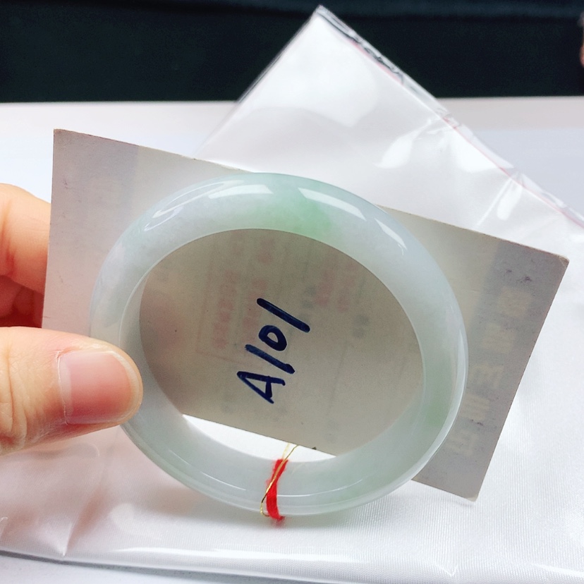 【闪购商品】翡翠手镯未镶嵌54圈口