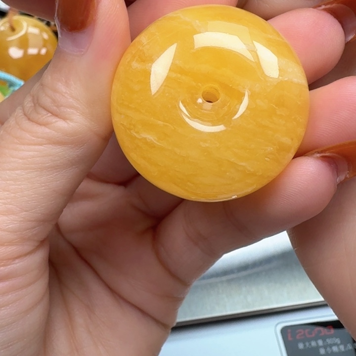 琥珀未镶嵌珠宝奇石吊坠