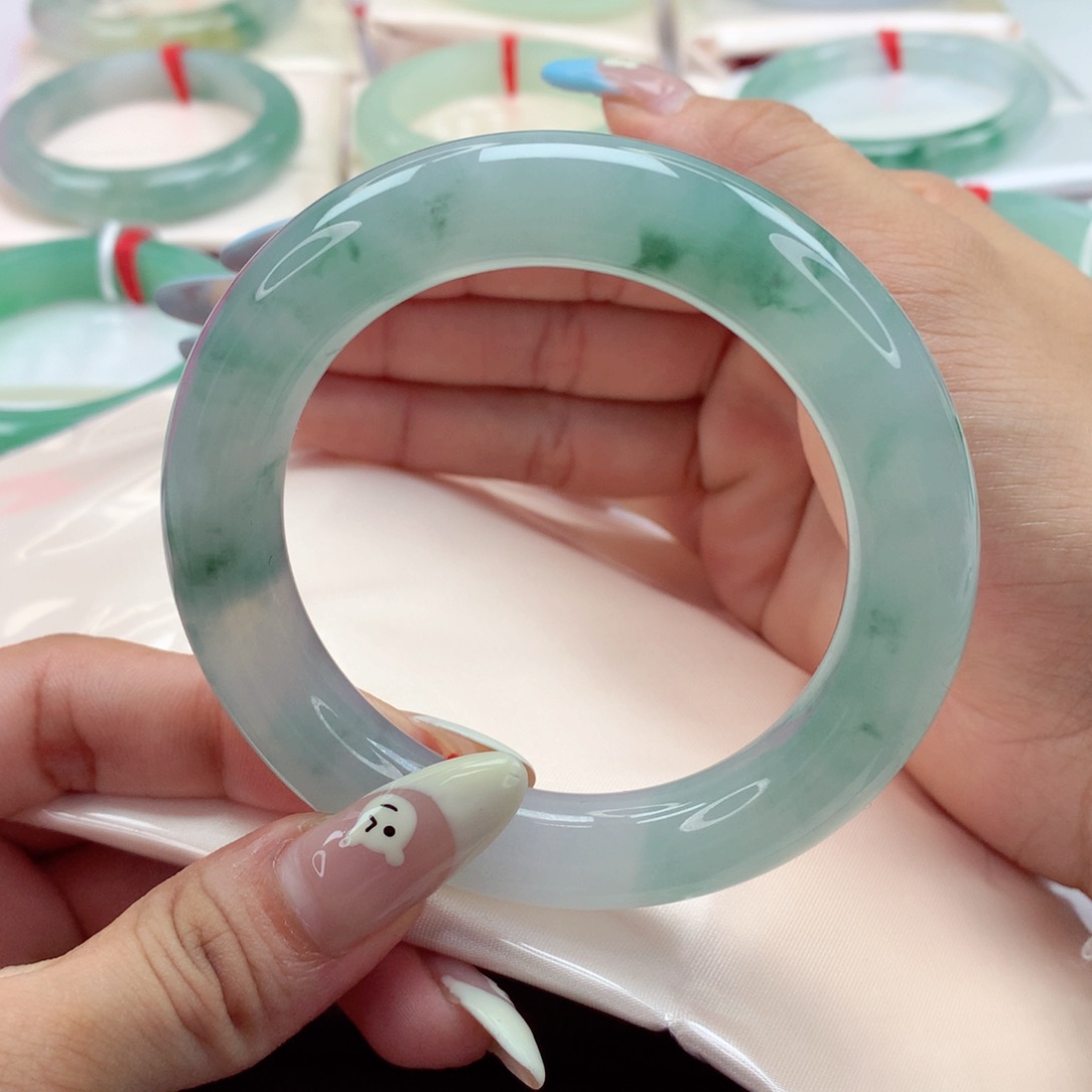 翡翠手镯（圆镯）未镶嵌56.8起胶双面挂花 超有性价比！拍！