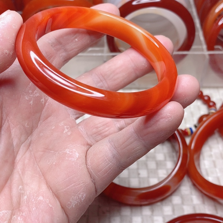 玛瑙/玉髓手镯未镶嵌