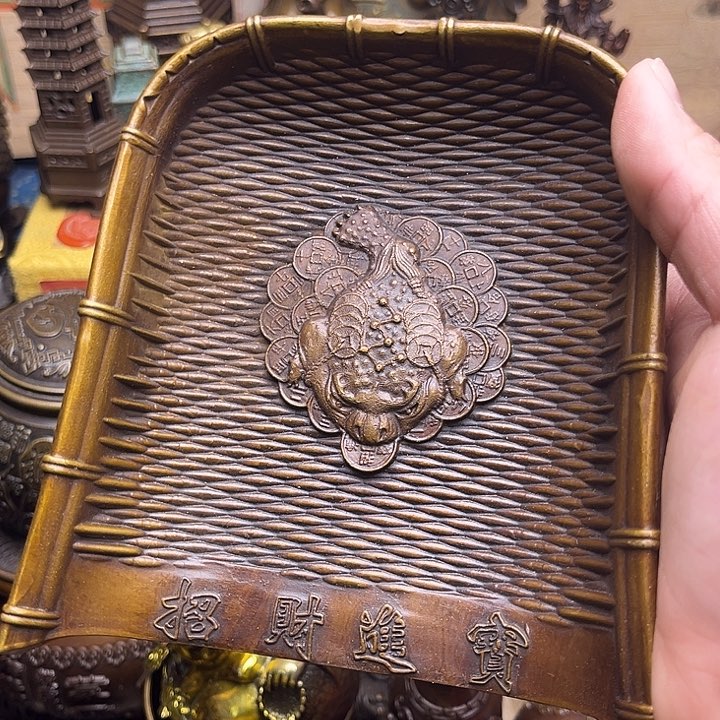 精美铜器点击下单