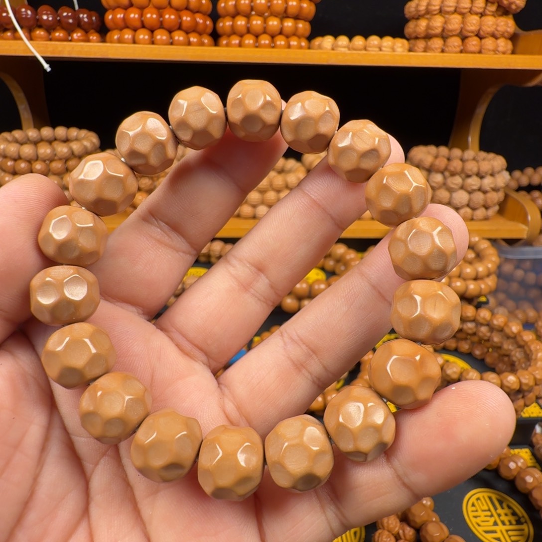 猴头核桃吊坠大奶酪