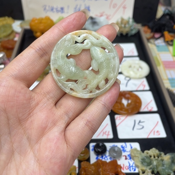 初***大合金蛇纹石玉颈饰