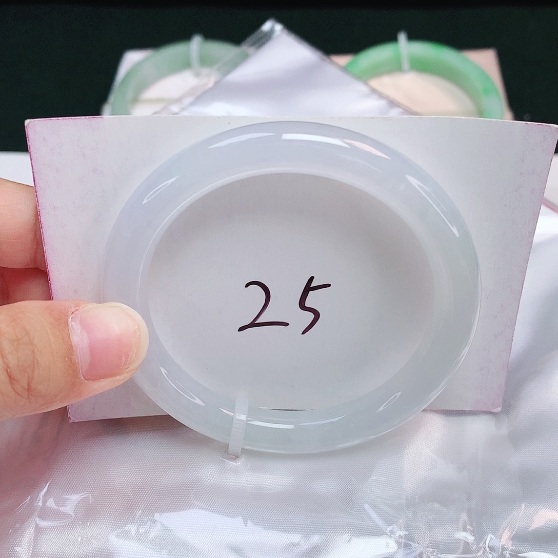 翡翠未镶嵌手镯圆条53