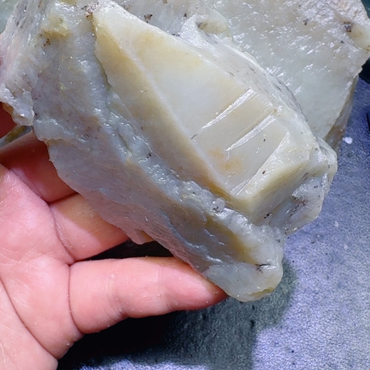 和田玉未镶嵌珠宝半成品