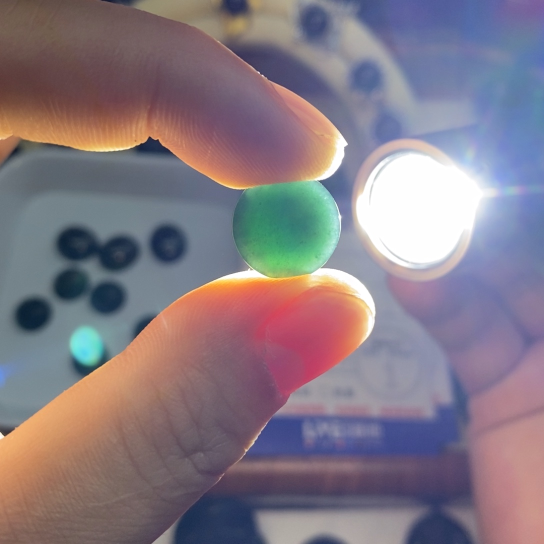 翡翠散珠翡翠钻石切割面蛋面