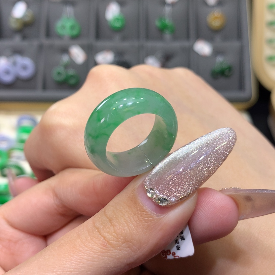 翡翠戒指未镶嵌14-15轮胎