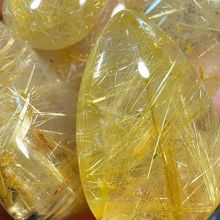 苏***馆未镶嵌颈饰水晶好