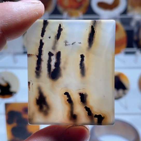 玛瑙/玉髓颈饰未镶嵌