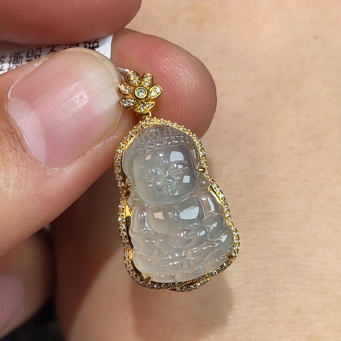 翡翠颈饰18K金镶嵌宝宝佛