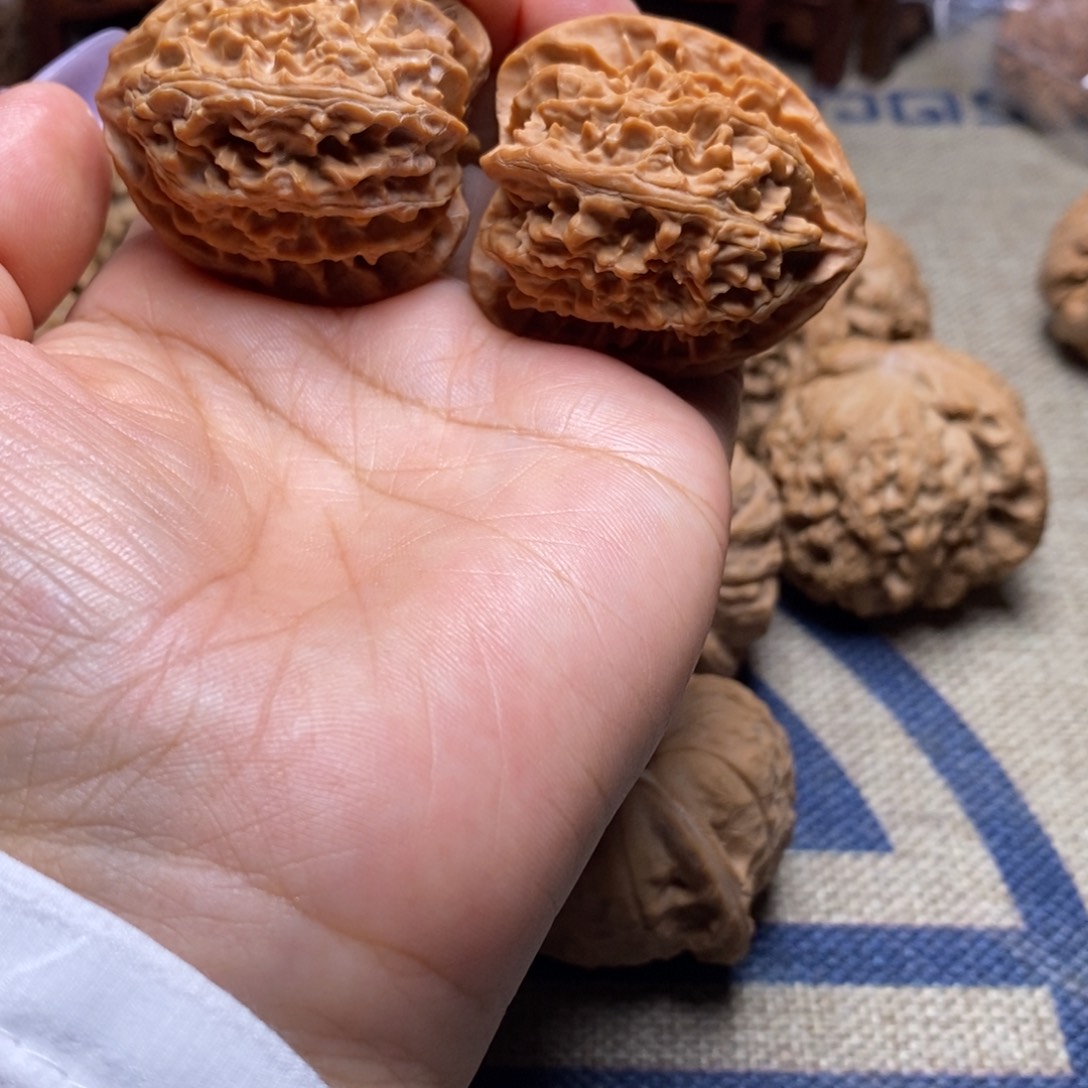 耶***桃核吊坠苹果园全品40