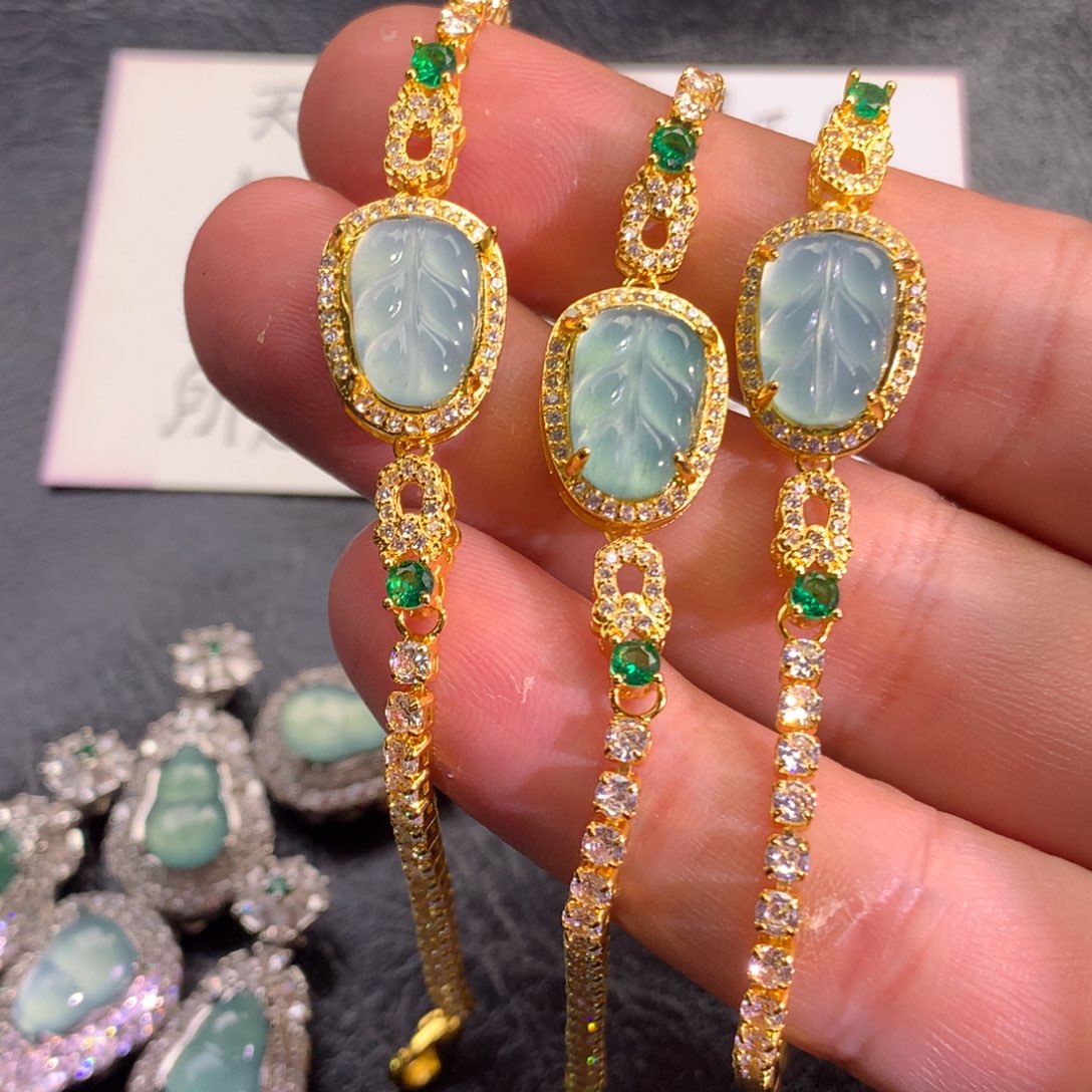 翡翠颈饰未镶嵌叶子手链