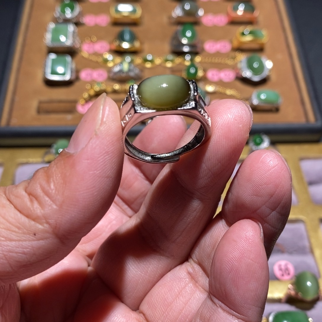 和田玉（碧玉）戒指未镶嵌