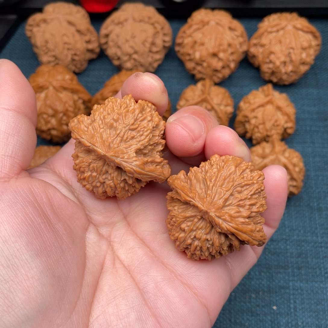 文玩核桃把件全品满天星40