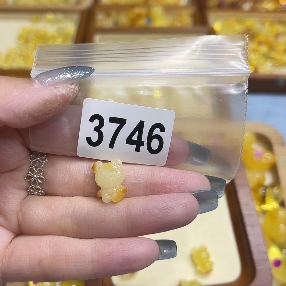 琥珀颈饰未镶嵌蜜蜡