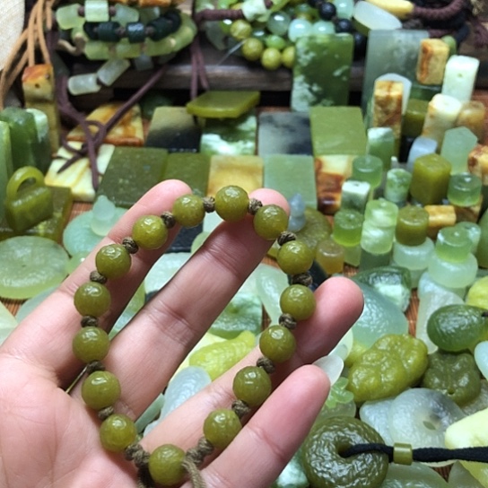 未镶嵌岫玉吊坠雯