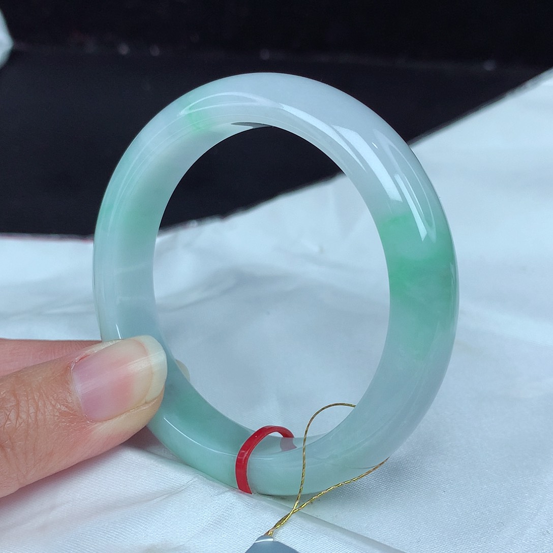 翡翠手镯未镶嵌52圈1057