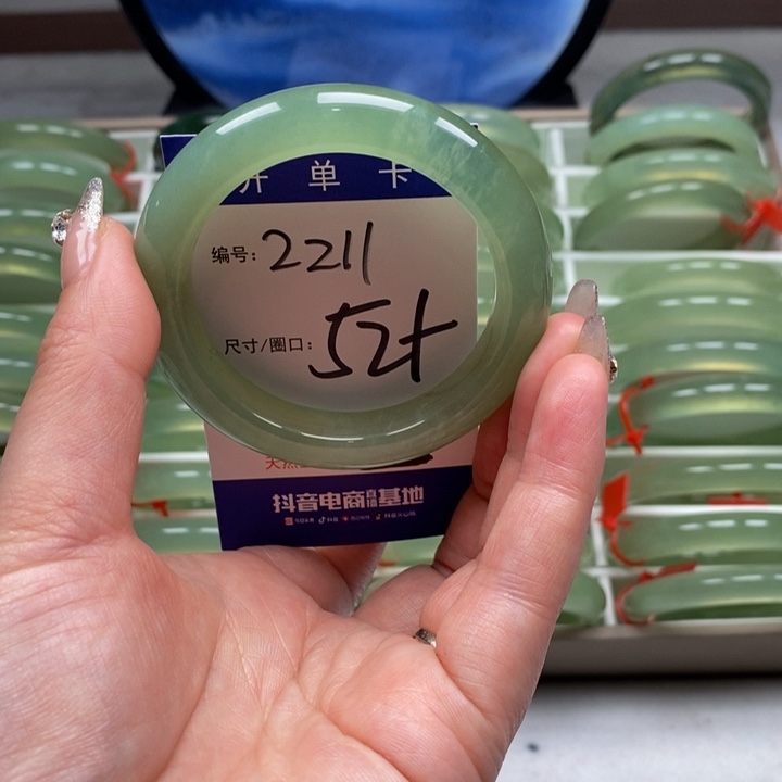 蛇纹石玉手镯合金+