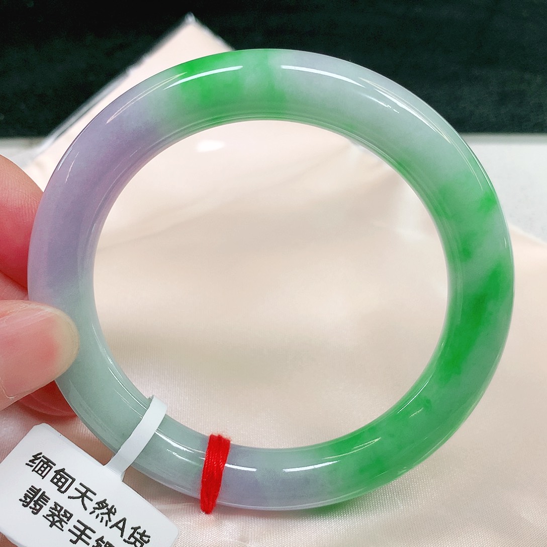 翡翠手镯（圆镯）未镶嵌57.3圈口
