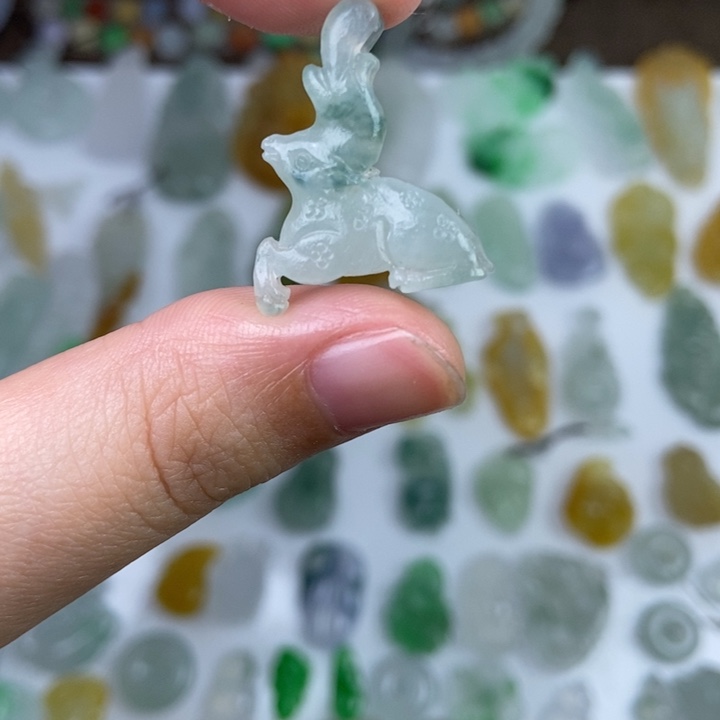 定制翡翠未镶嵌鹿