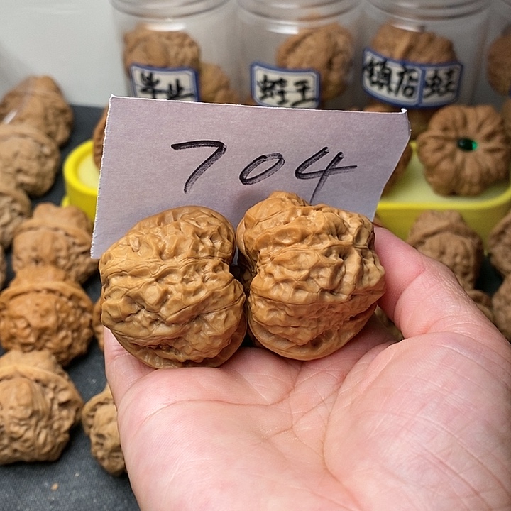 东***关核桃蛤蟆的眼睛也太