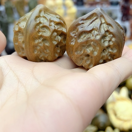 维腊木（绿檀）吉**丁核桃一对