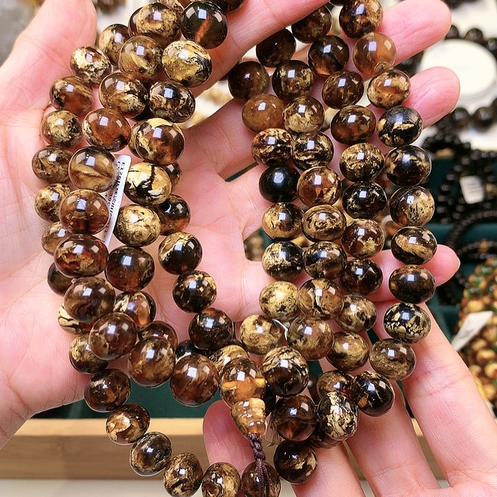 琥珀裸石未镶嵌?**?抚顺琥珀