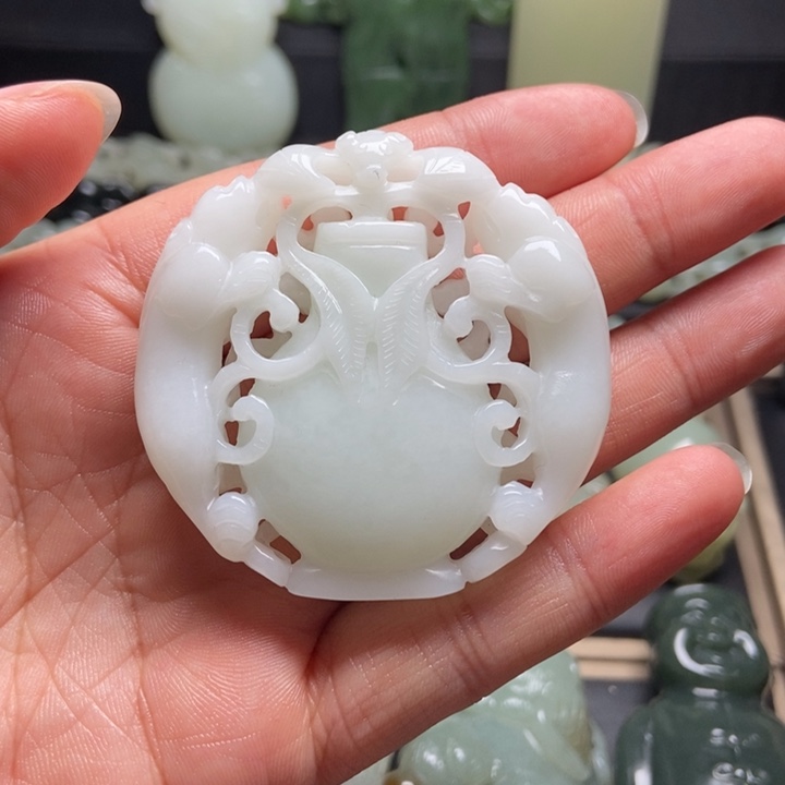 颈饰未镶嵌和田玉爱**已