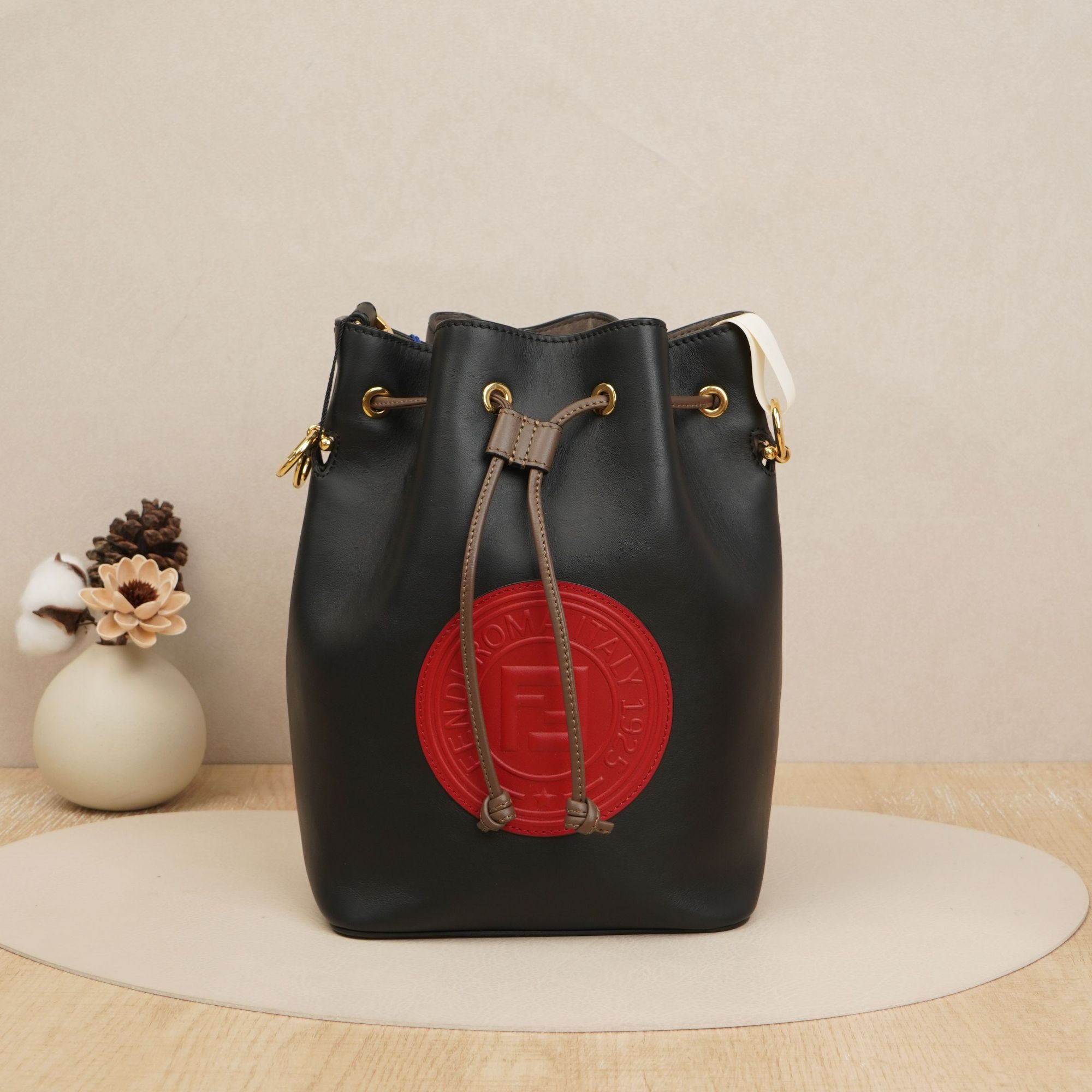 95新 FENDI/芬迪 芬迪水桶包小号黑红牛皮/DS036942
